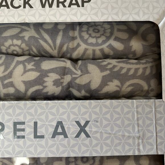 Gaiam Relax Lavender Lower Back Wrap Scented Wrap for Warm or Cool Therapy - Picture 3 of 5